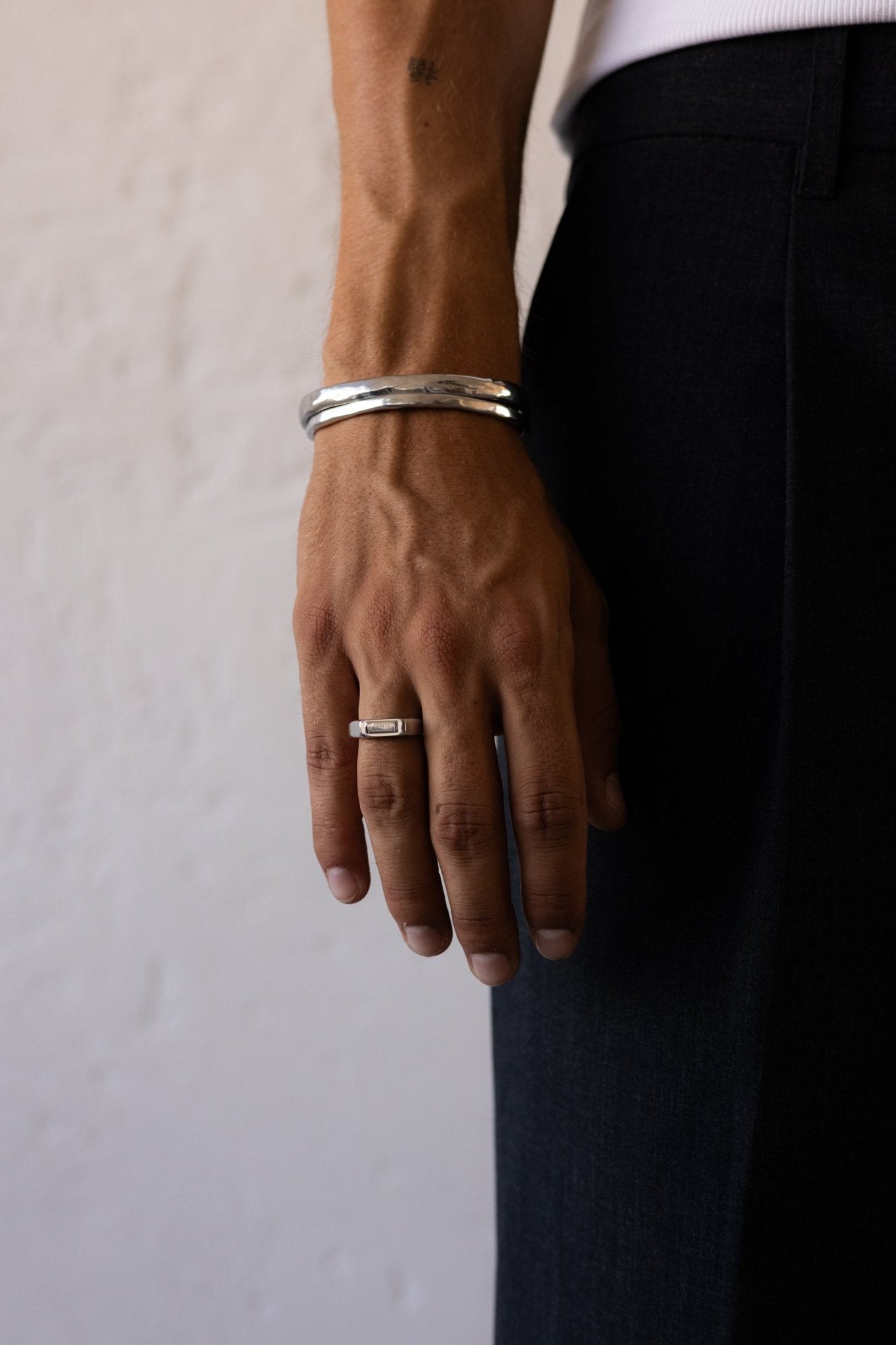 ESSENTIAL RING