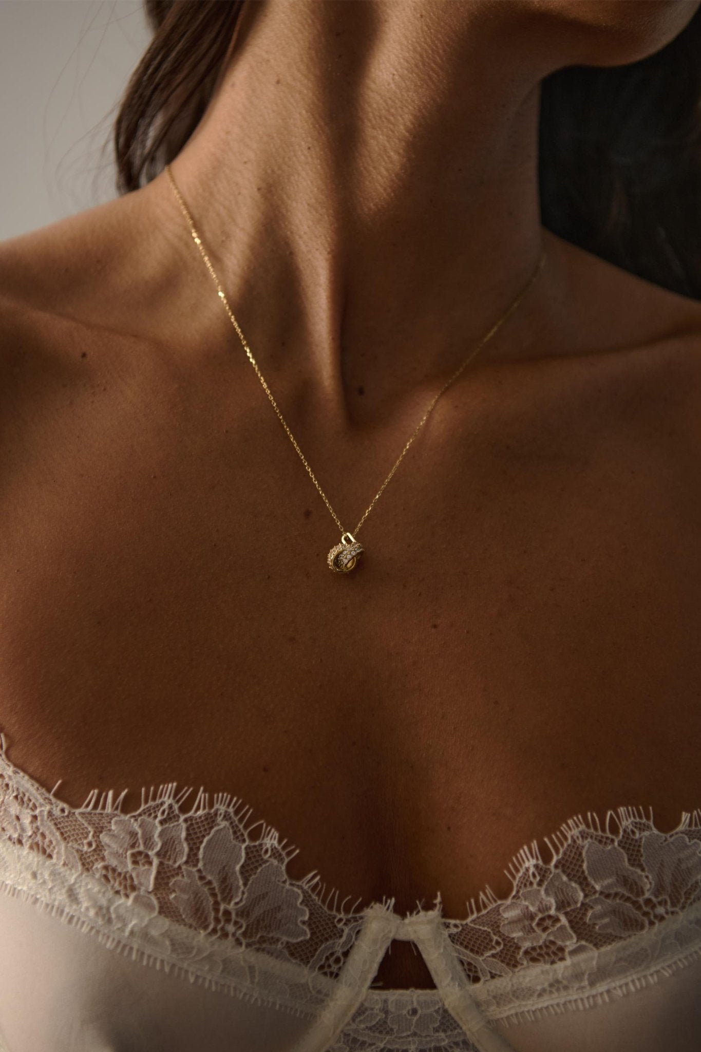 VAINE NECKLACE
