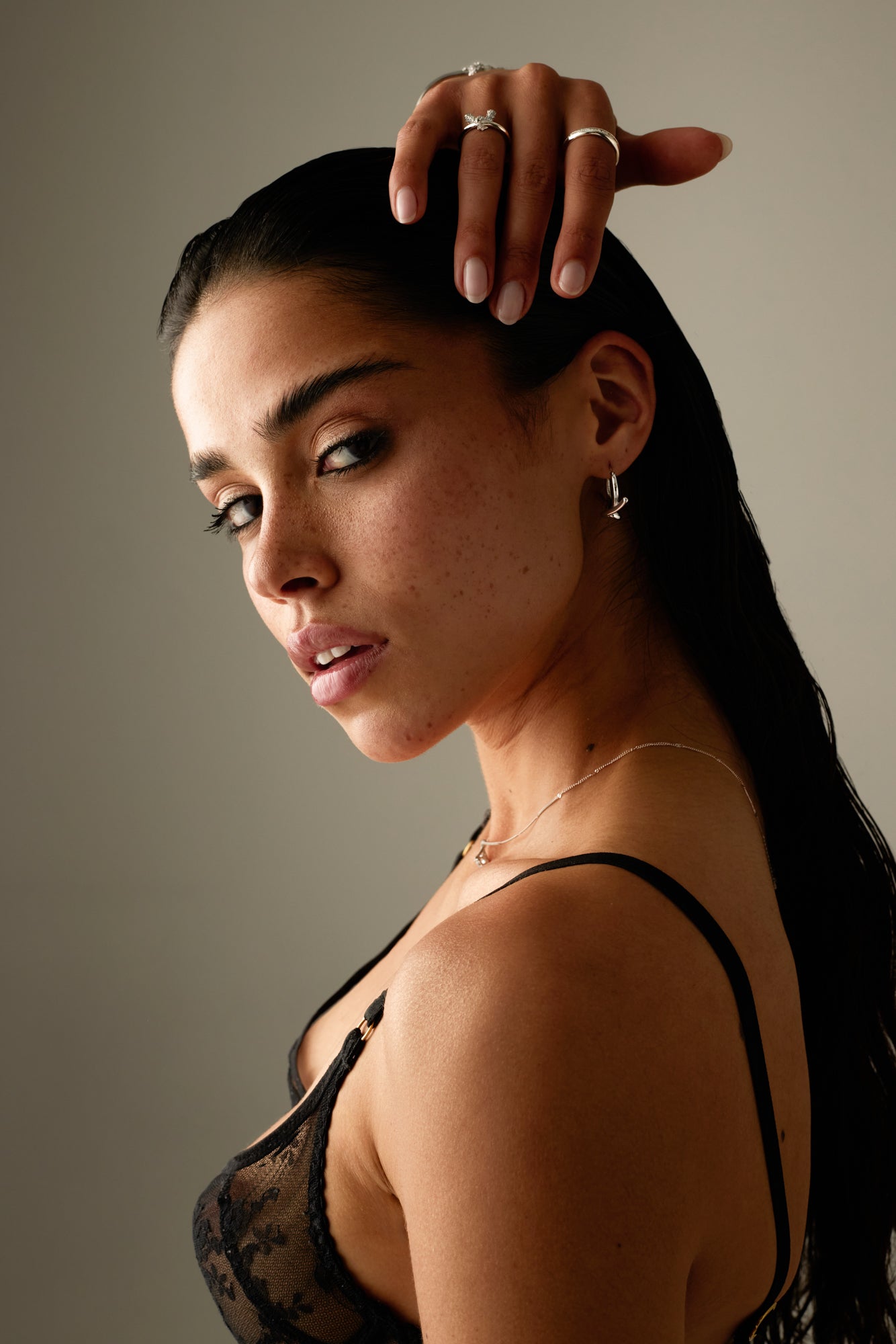 THE LACE EARRING