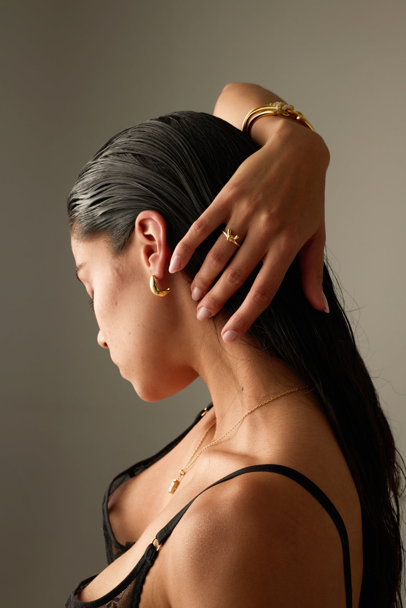 TIED RING