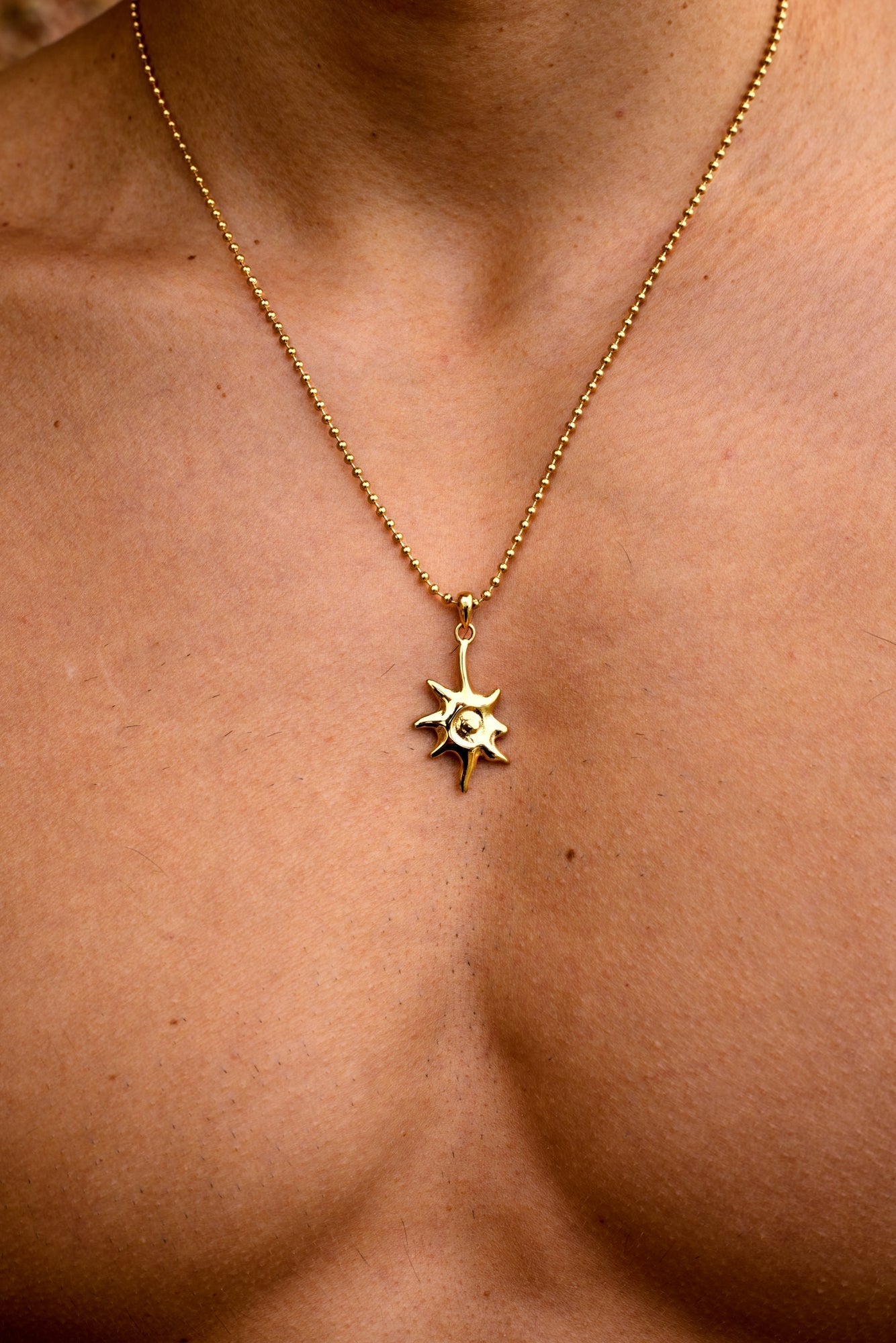 ARA NECKLACE