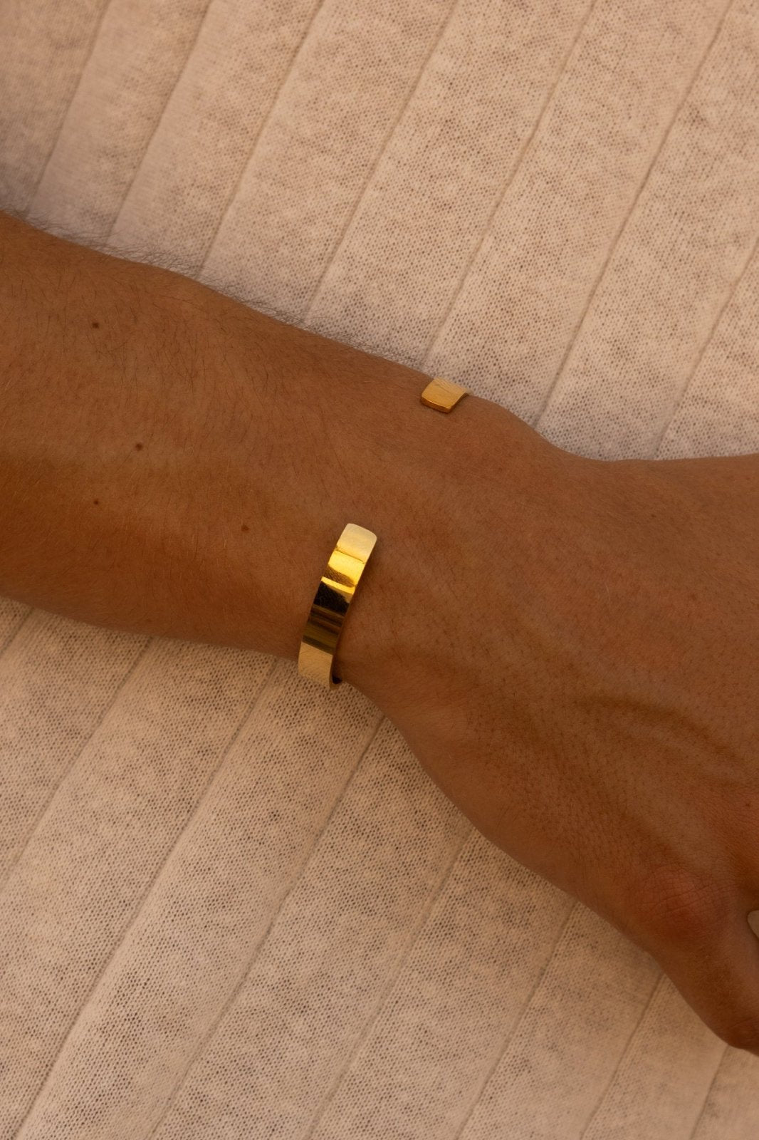 CAINTÈ POLISHED BRACELET