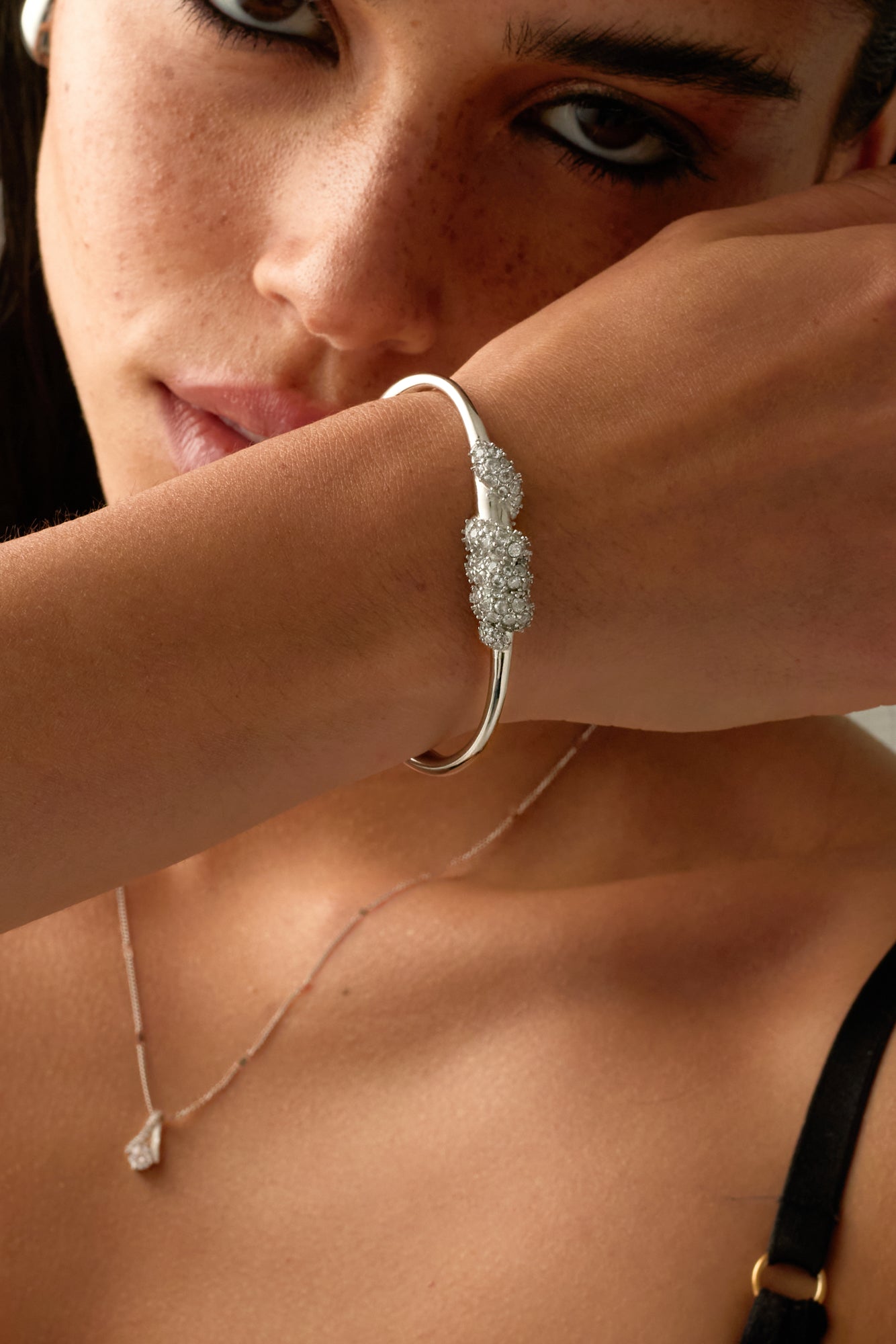 ESSENCE BRACELET