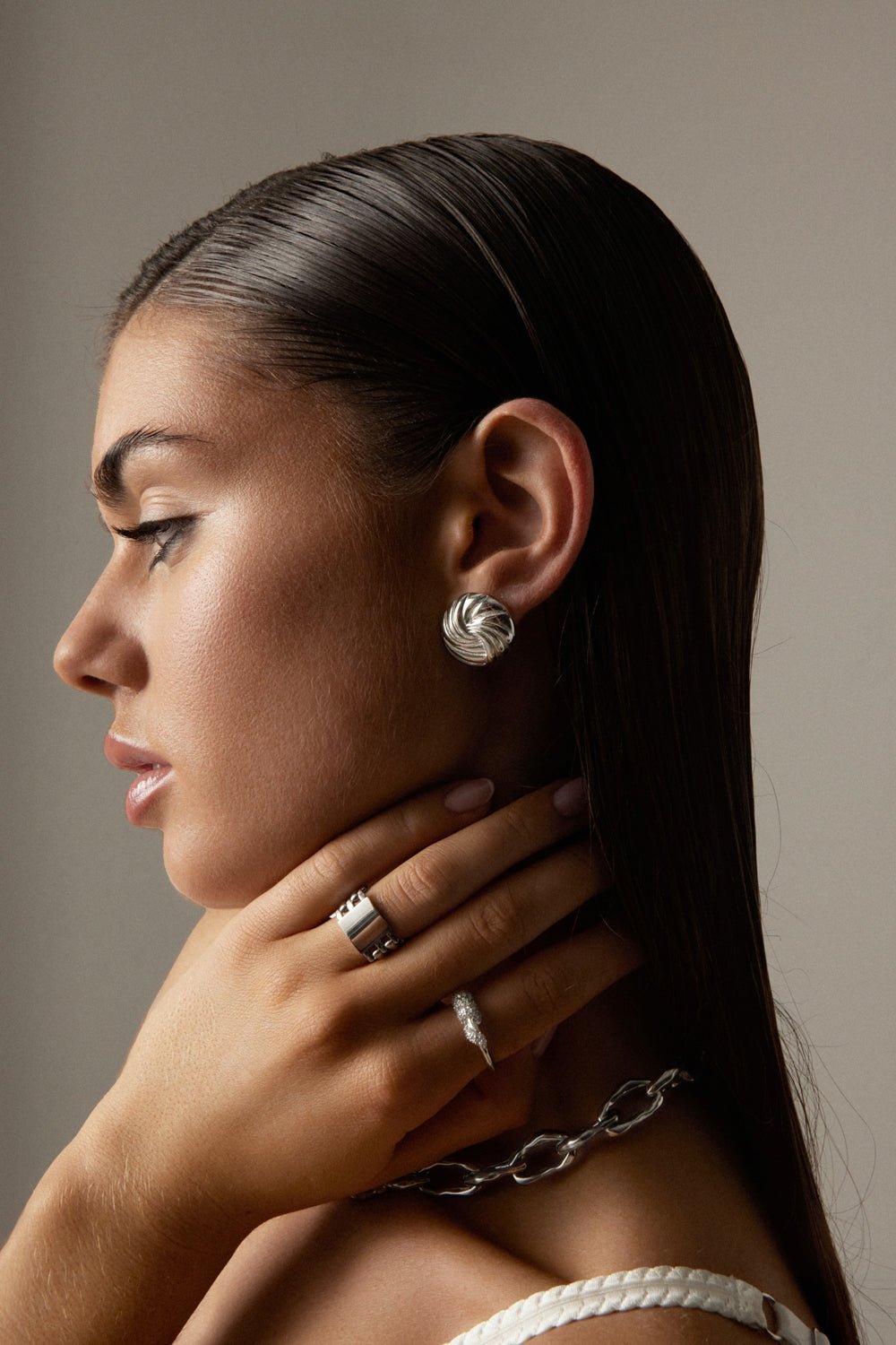 ESSENCE RING