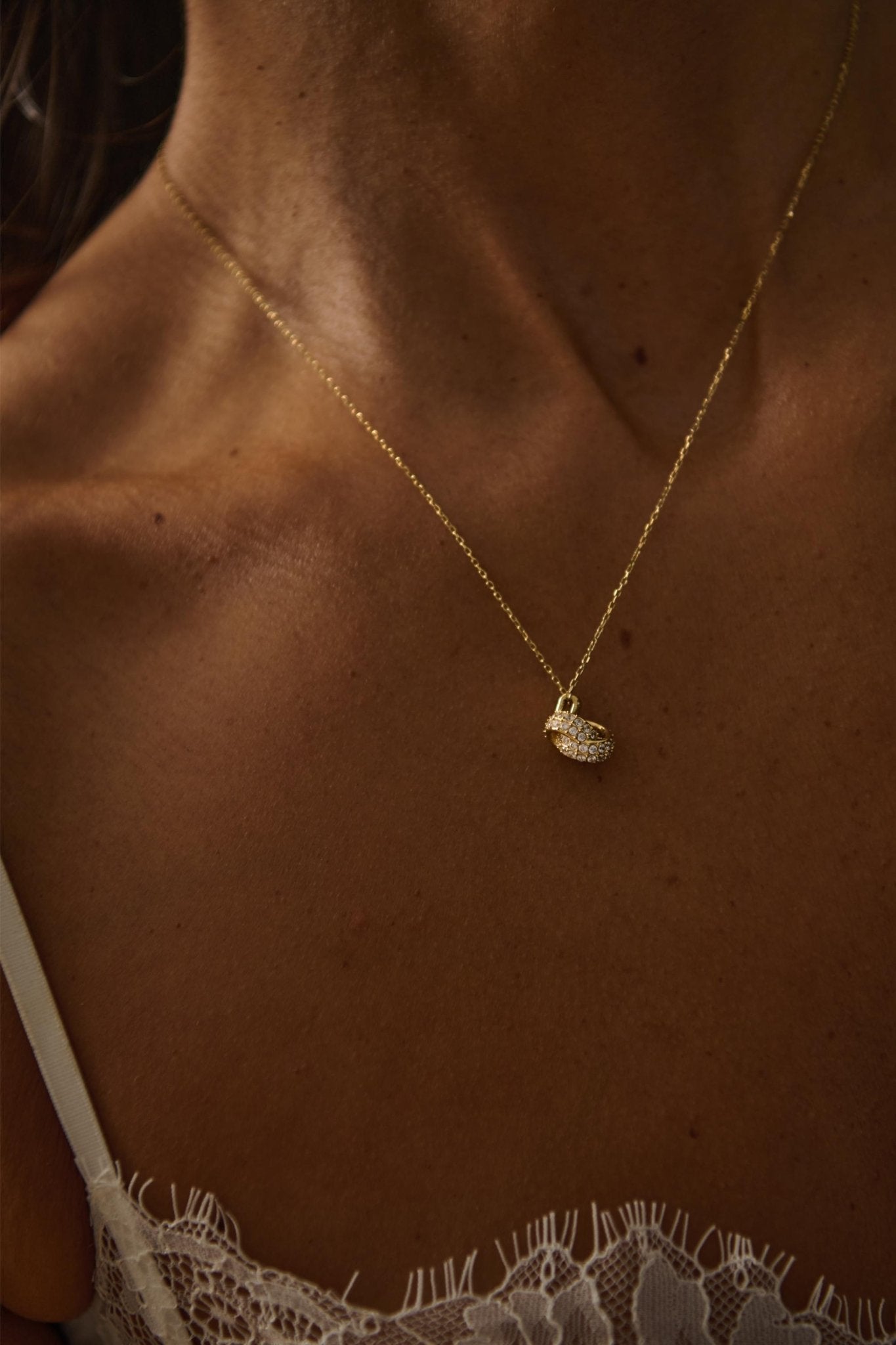 VAINE NECKLACE